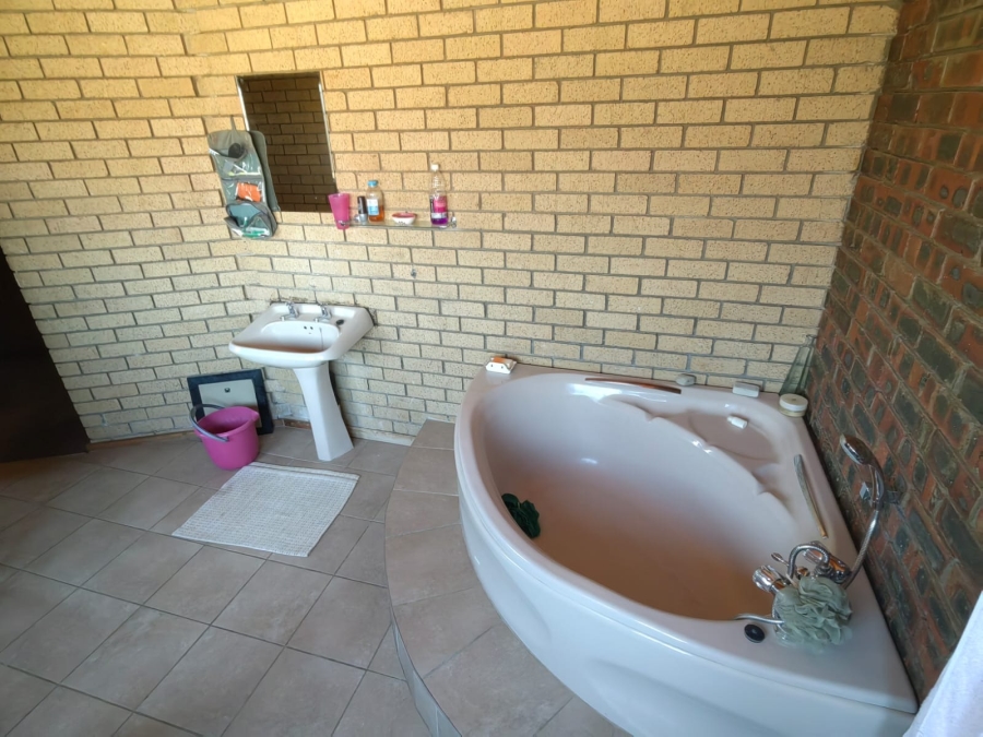 3 Bedroom Property for Sale in Spitskop SH Free State